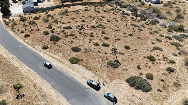 Lennox Avenue, Yucca Valley