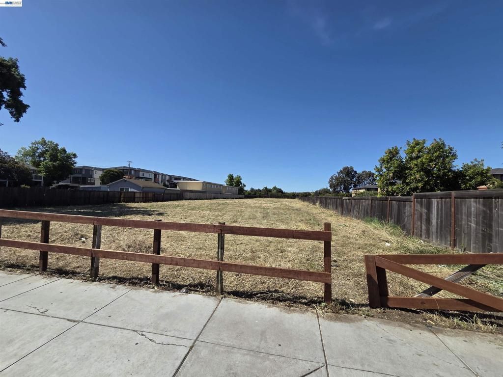 29495 Dixon Street, Hayward