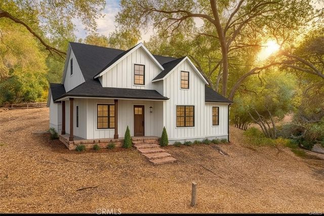 Elzevir Rd & Morro Dr Road, Woodland Hills