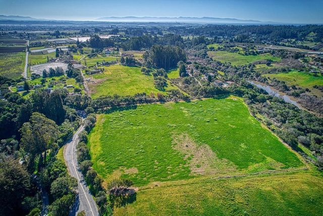 571 Calabasas Road, Watsonville