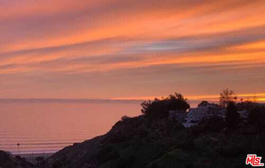 Photo of Listing #25618581