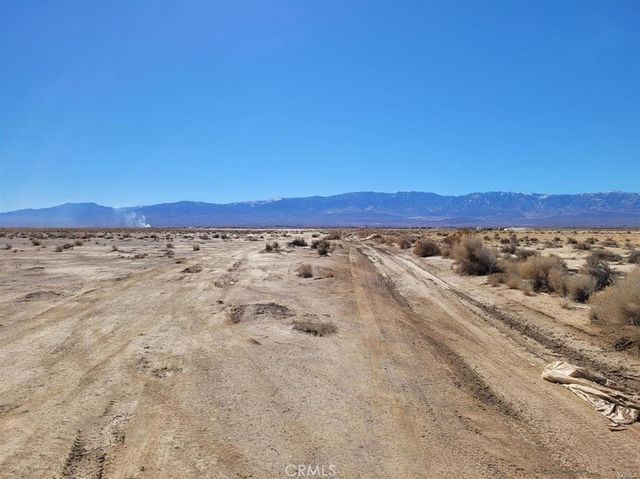 Amber Road, Lucerne Valley