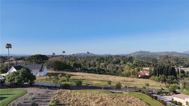 1940 Grey Rabbit Hollow Lane, Fallbrook