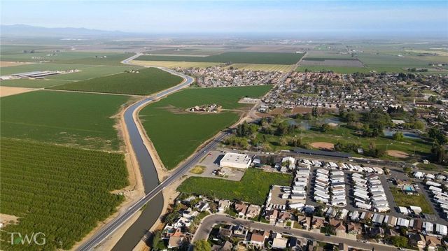 Santa Nella Rd., Gustine
