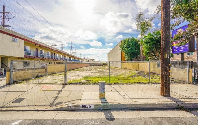 8826 Artesia, Bellflower