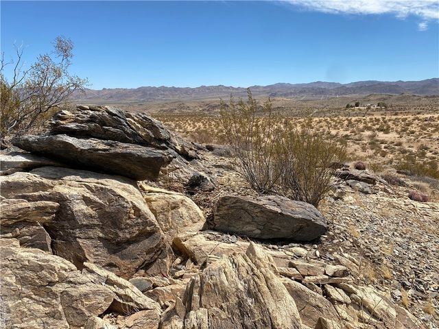 3025 Flamingo Avenue, Joshua Tree