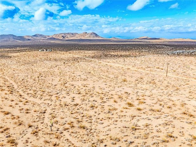 Shadow Mountain Road, Adelanto