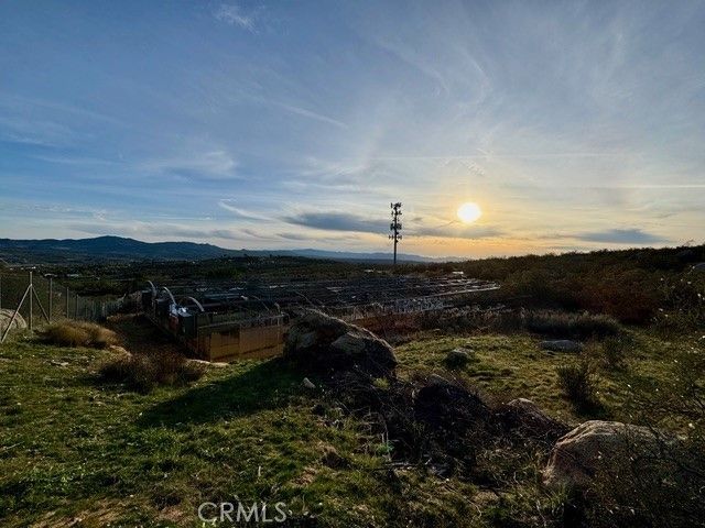 54740 Cave Rock Road, Anza