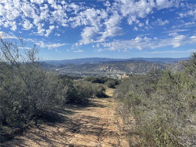 Rainbow Peaks, Fallbrook