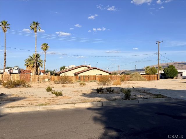 Desert Queen Avenue, 29 Palms