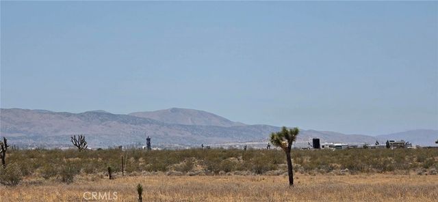183rd St E / Avenue W5, Llano