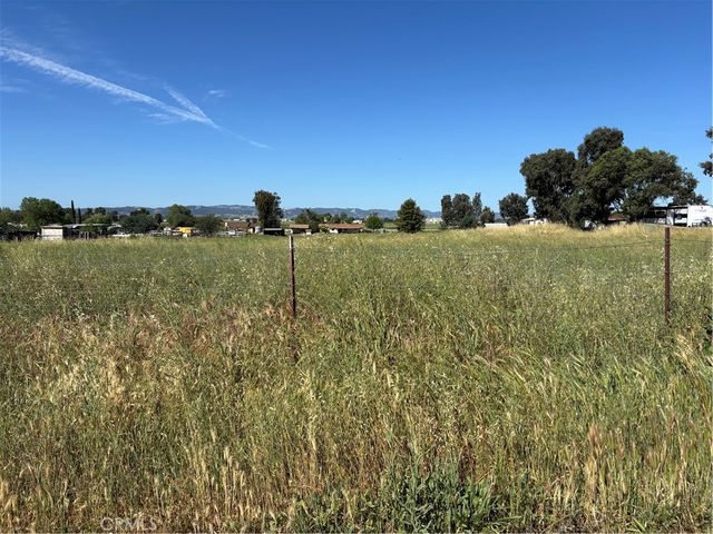 5195 Whispering Oak, Paso Robles