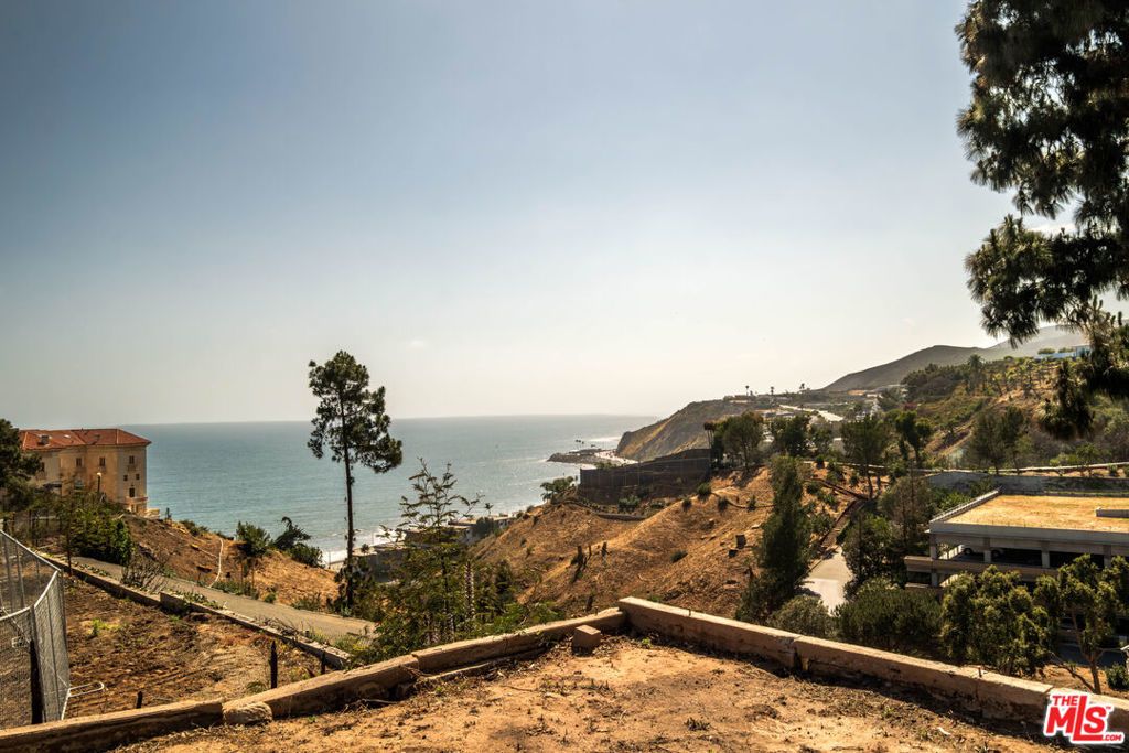 17941 Tramonto Drive, Pacific Palisades