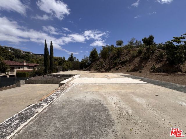 1309 Laurel Way, Beverly Hills