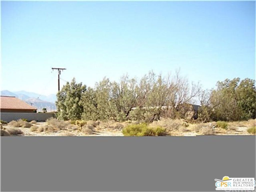 123 N Sierra Drive, Palm Springs