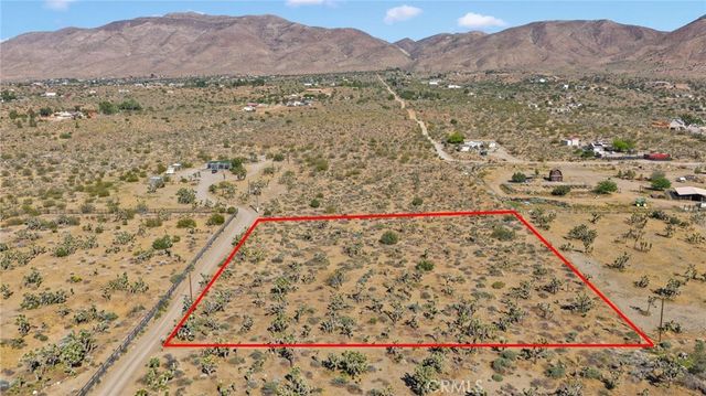 2 Lamprey Road, Apple Valley