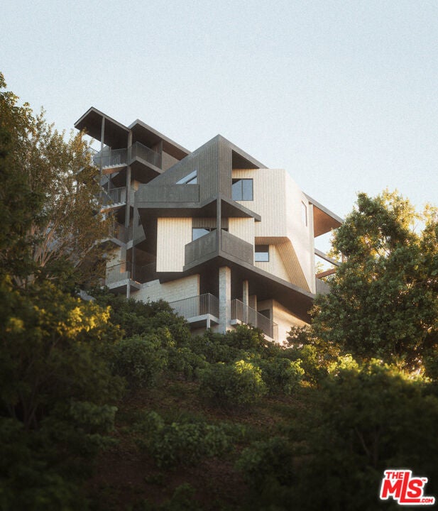 Photo of Listing #26670979