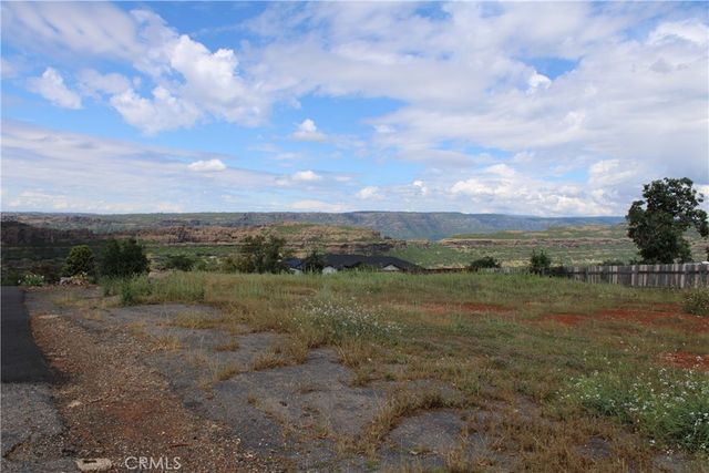 6096 Cliff, Paradise