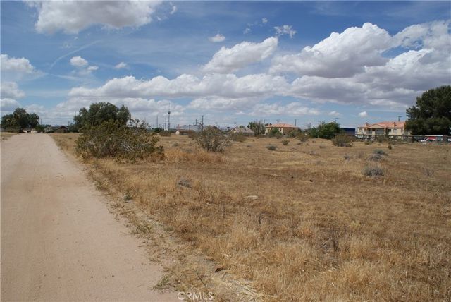 Aztec Ln, Adelanto