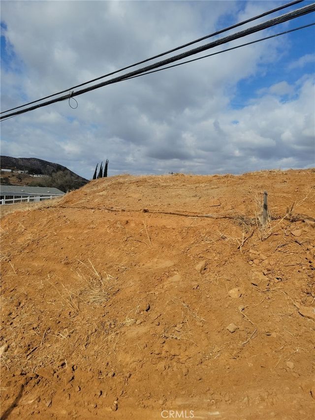 Mulberry, Menifee