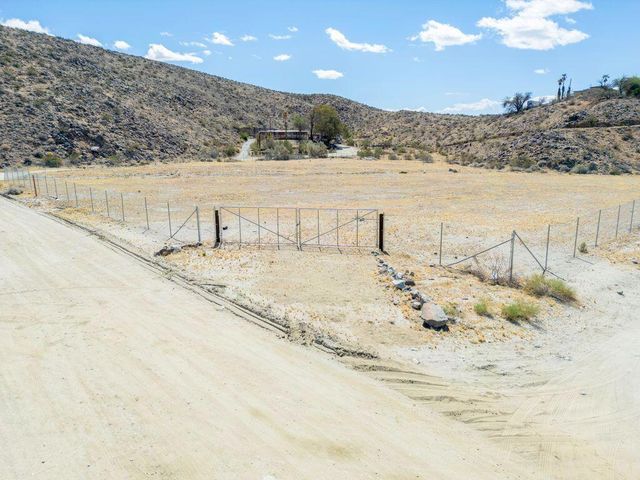 Helms Road, Sky Valley