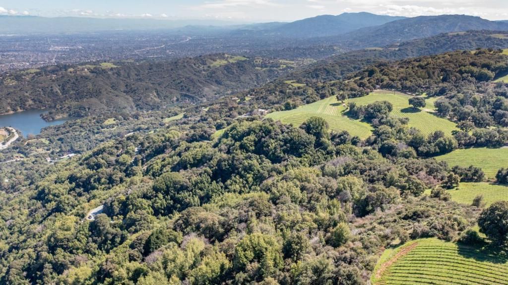 Montebello Road, Cupertino