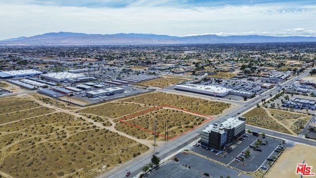 Cottonwood Avenue, Victorville