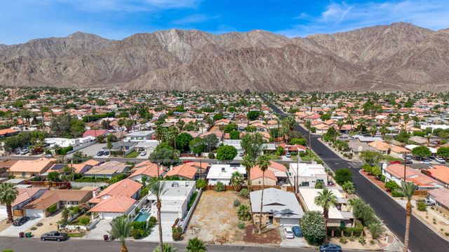 52065 Avenida Navarro, La Quinta