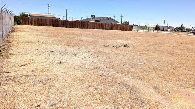 Walnut Street, Hesperia