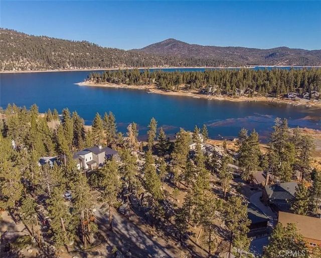 831 Cove Drive, Big Bear Lake