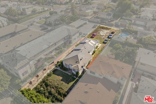3520 W Florence Avenue, Los Angeles