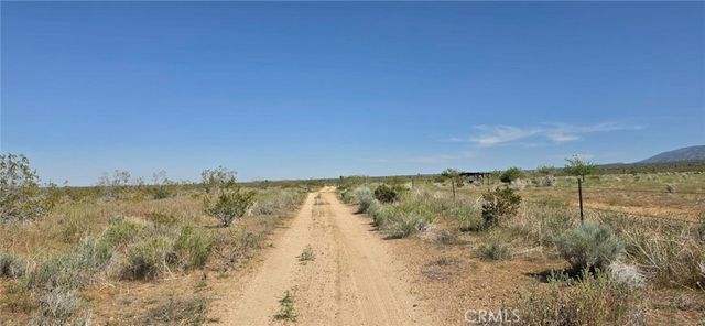 175th St E W10, Llano