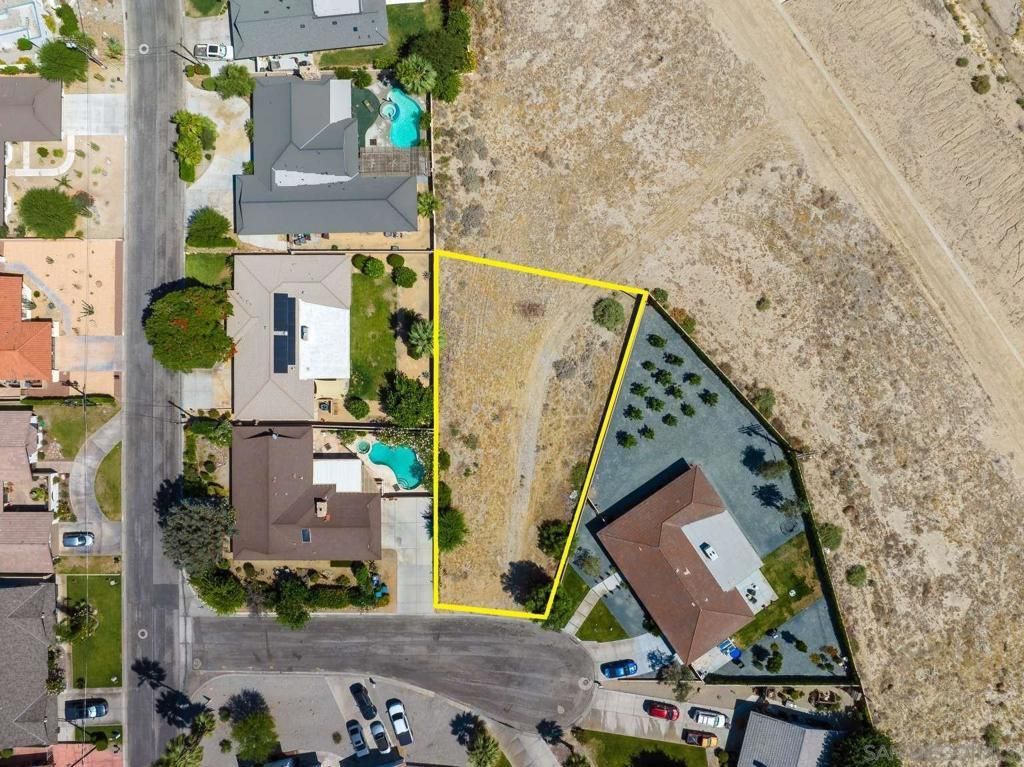 Hummingbird Ln, La Quinta