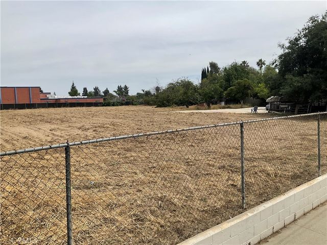 1760 S Towne, Pomona