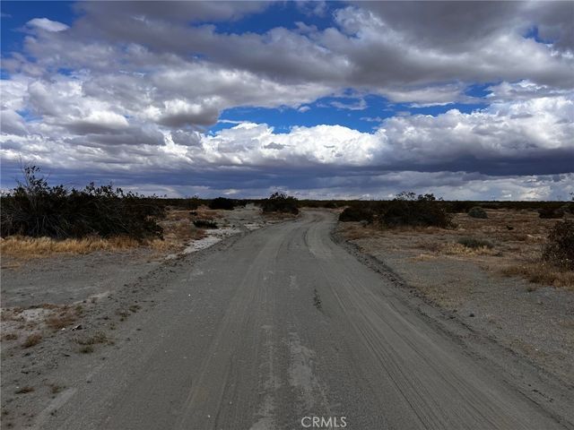 Cactus Road, Phelan