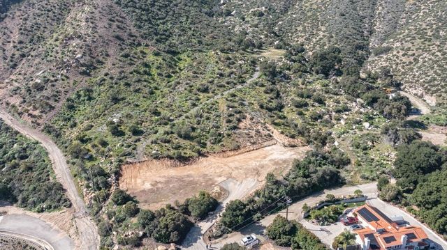 29 Lakeview, Lake Elsinore