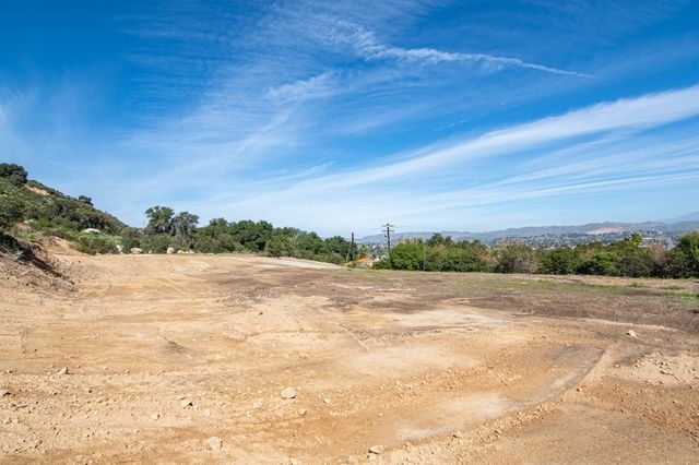 30 Lakeview, Lake Elsinore