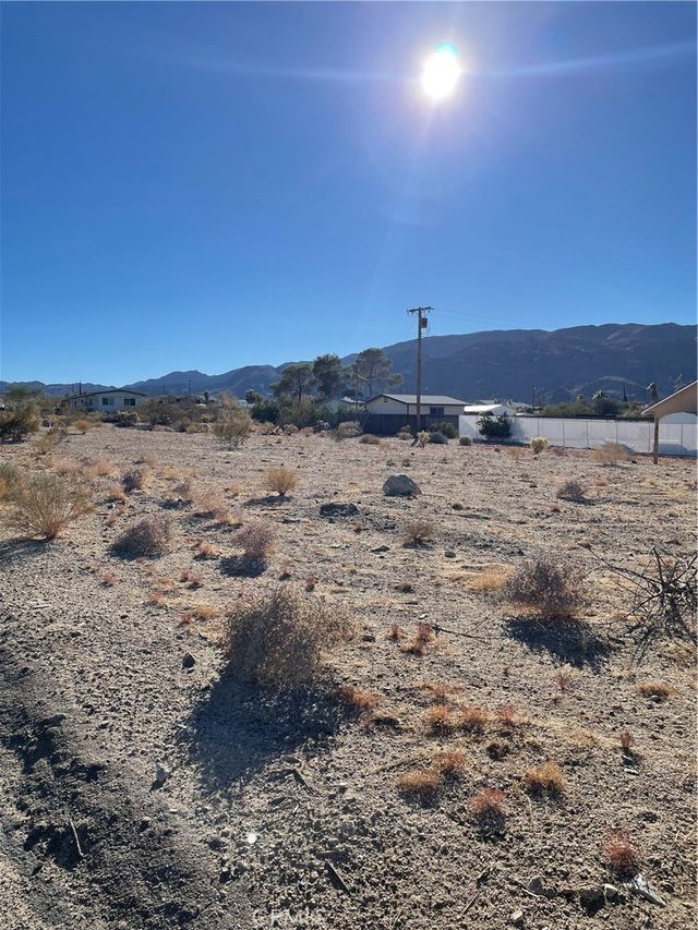 7606 Sahara Avenue, 29 Palms