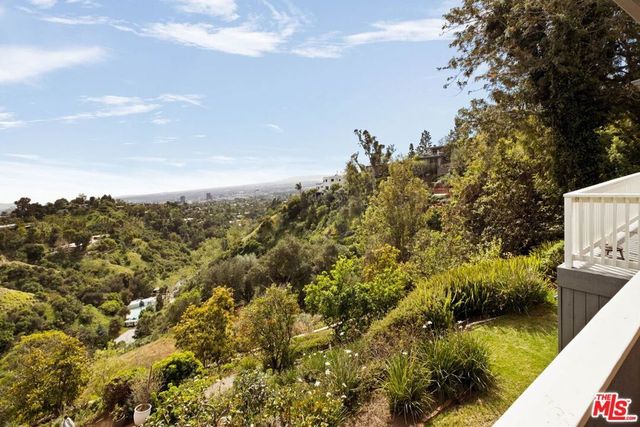 1406 N Kenter Avenue, Los Angeles