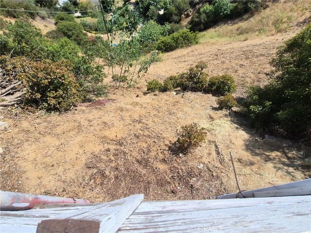 Davies Way, Los Angeles