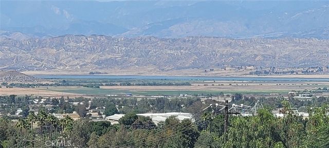 Nuevo Rd, Nuevo/Lakeview