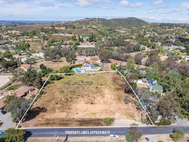 20236 Fortuna Del Este, Escondido