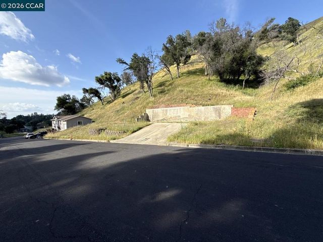 1090 Arroyo Grande Dr, Napa