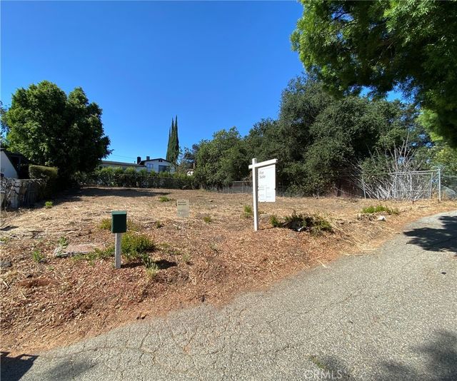 Elm, Calabasas