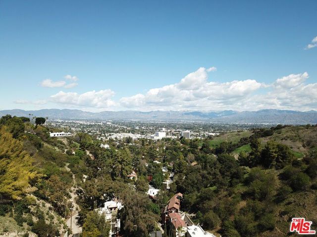 3905 N Hopevale Drive, Sherman Oaks