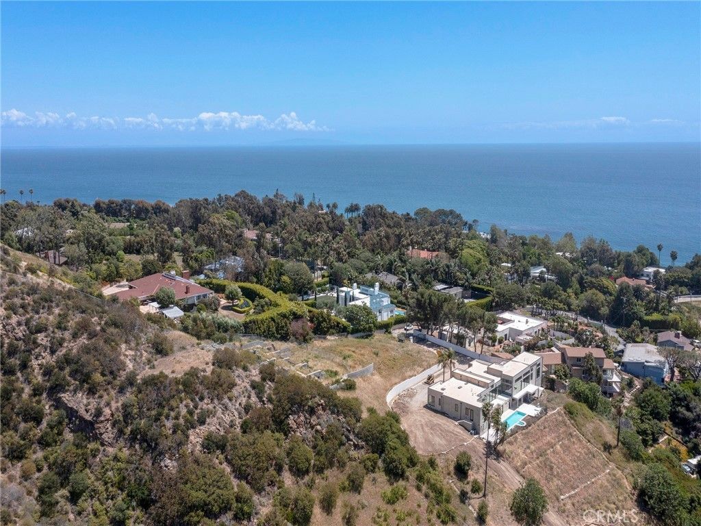 27061 Sea Vista Dr., Malibu