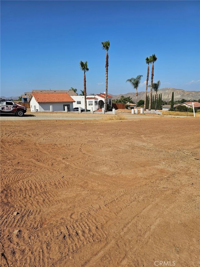 1694 Hayden, Corona