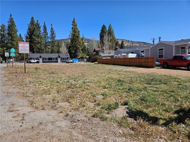 Meadow Ln, Big Bear City