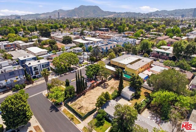 10808 Hartsook Street, North Hollywood