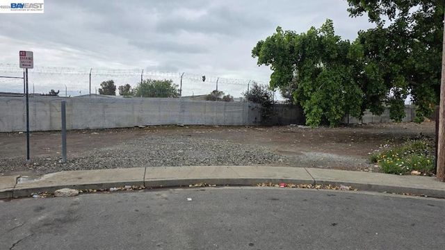 218 Valle Vista Ave, Hayward